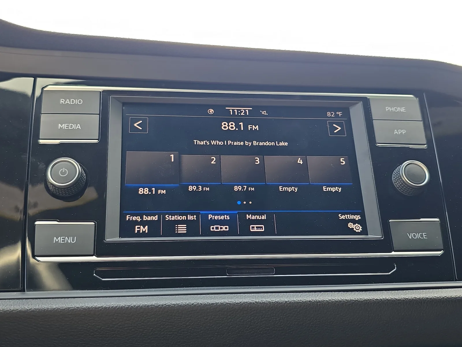 2024 Volkswagen Jetta Sport photo 30