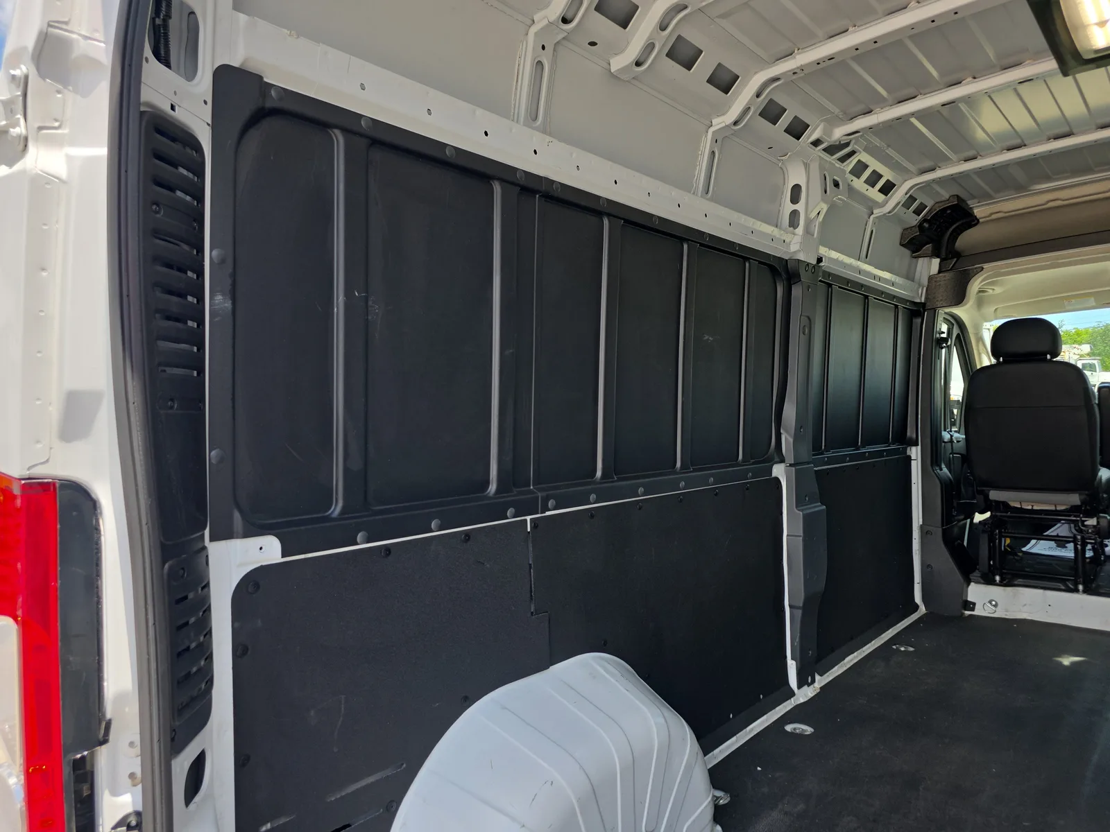 2025 RAM ProMaster Cargo Van Tradesman photo 13