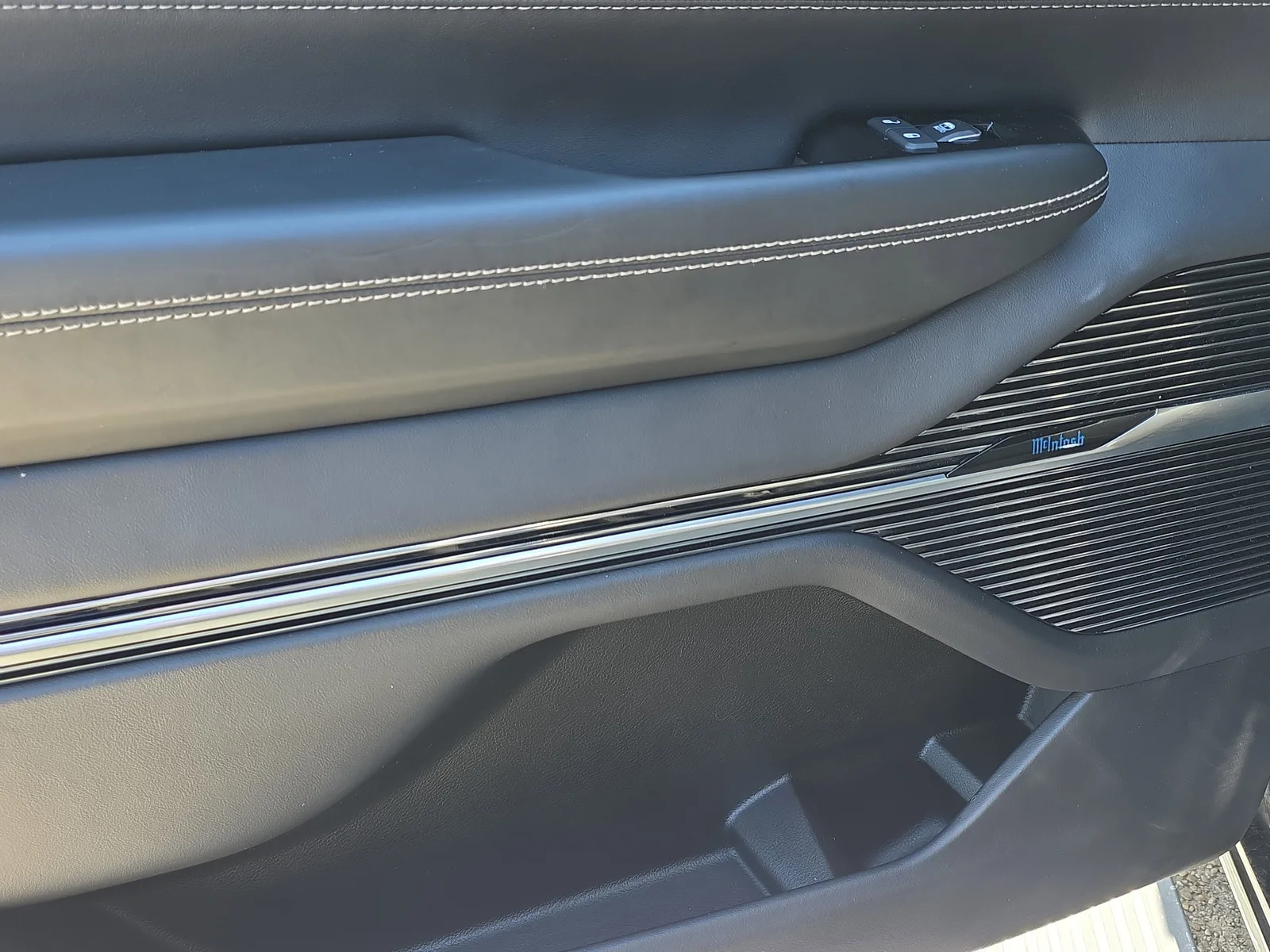 2024 Jeep Grand Wagoneer L Series II photo 13