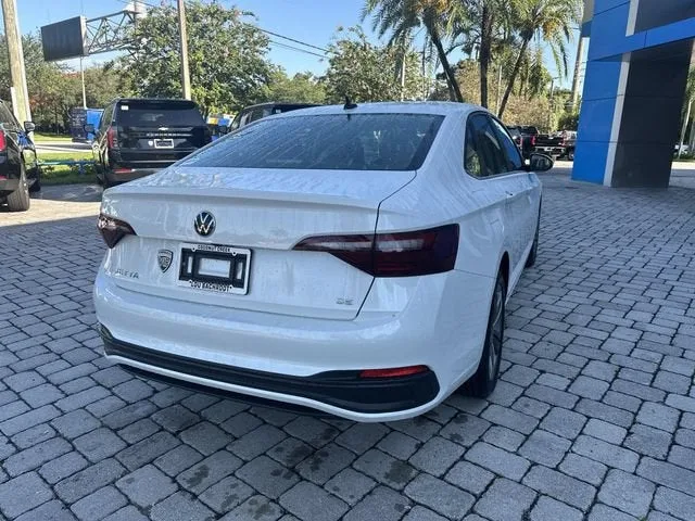 2024 Volkswagen Jetta SE photo 38