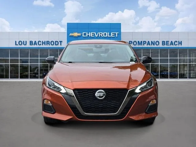 2022 Nissan Altima 2.5 SR photo 2