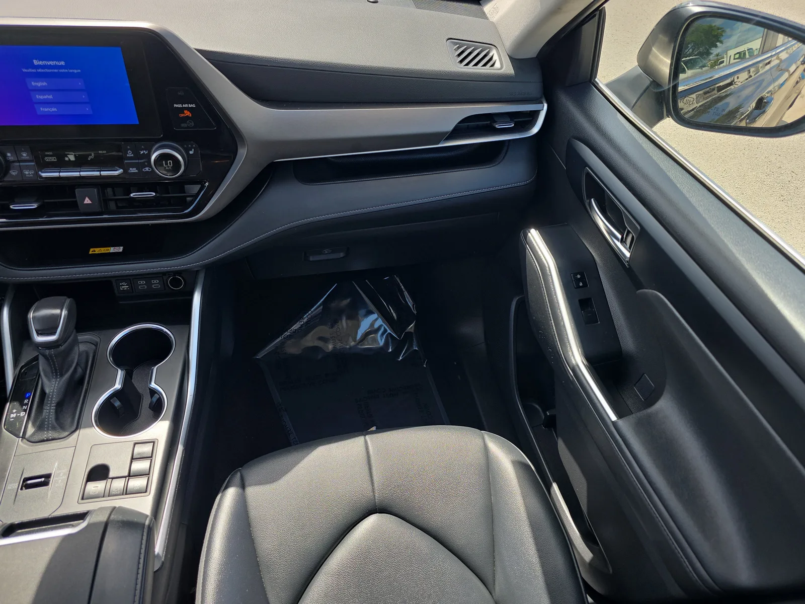 2024 Toyota Highlander LE photo 21