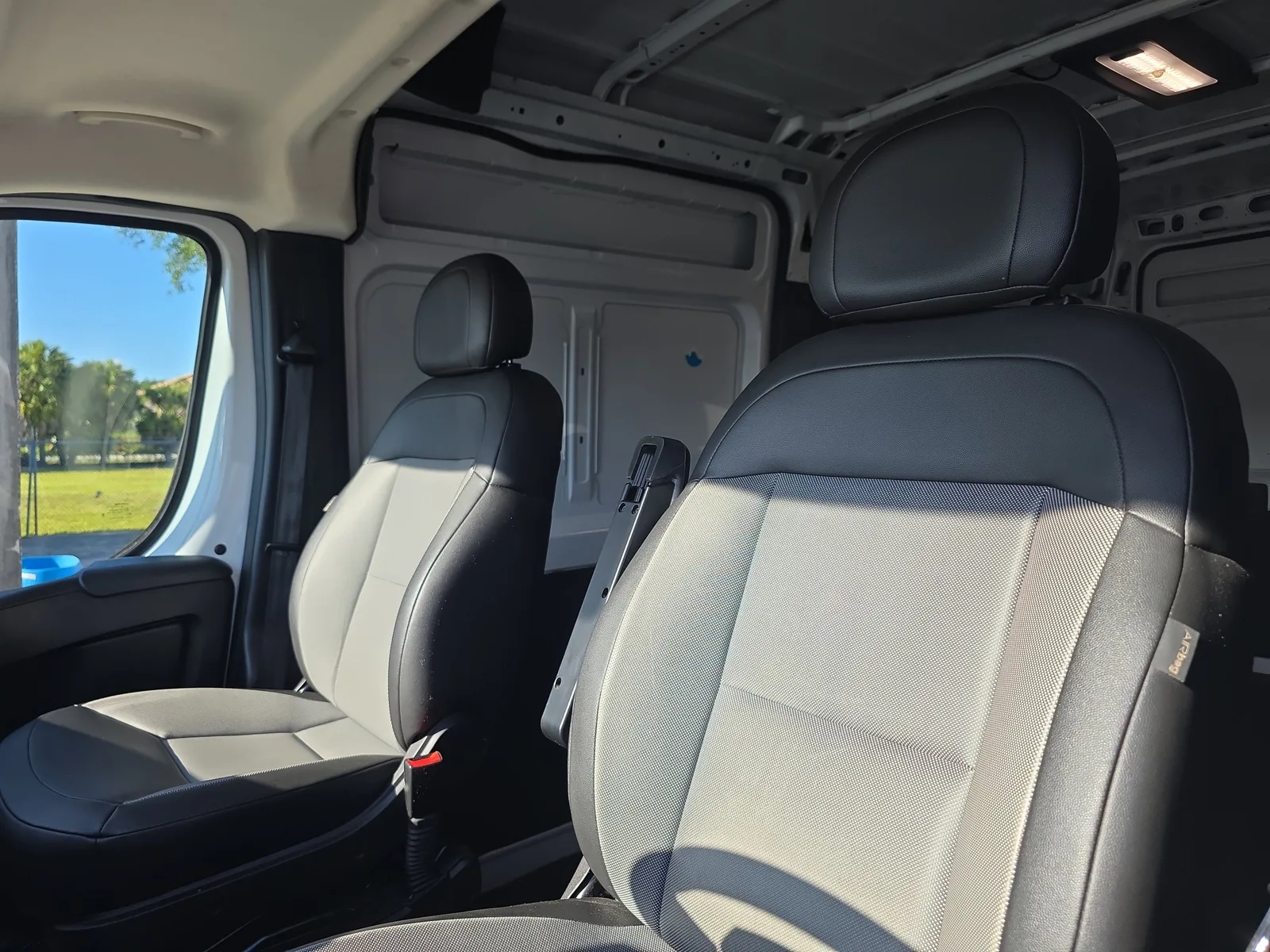 2025 RAM ProMaster Cargo Van Tradesman photo 22