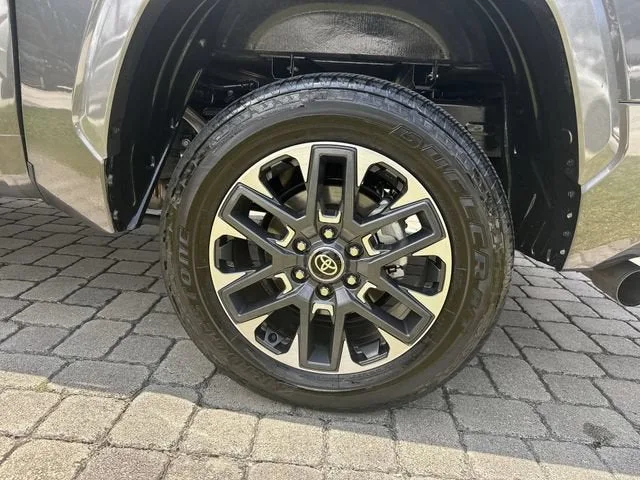 2025 Toyota Tundra 4WD Limited photo 11