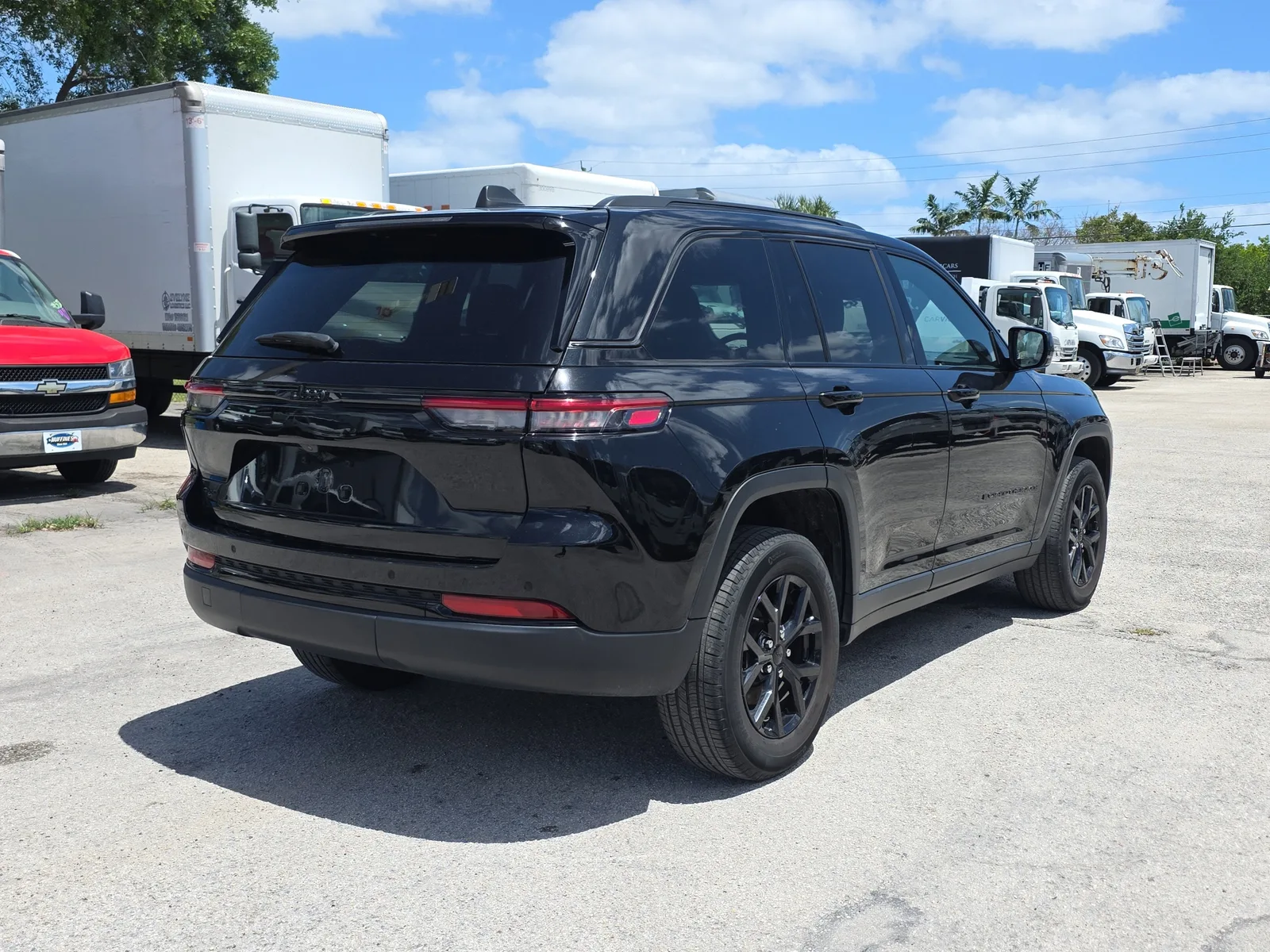 2024 Jeep Grand Cherokee Altitude photo 7