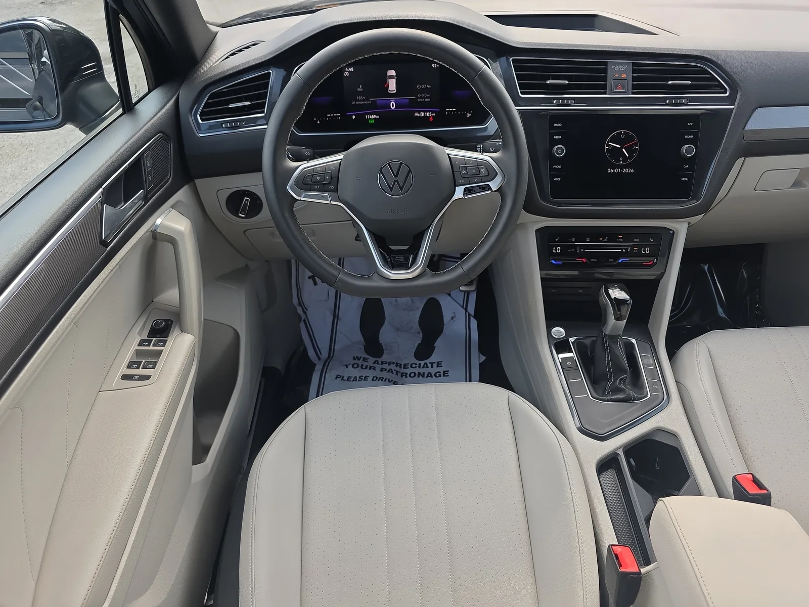 2023 Volkswagen Tiguan SE R-Line Black photo 18