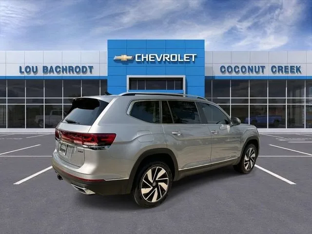 2024 Volkswagen Atlas 2.0T SEL photo 8
