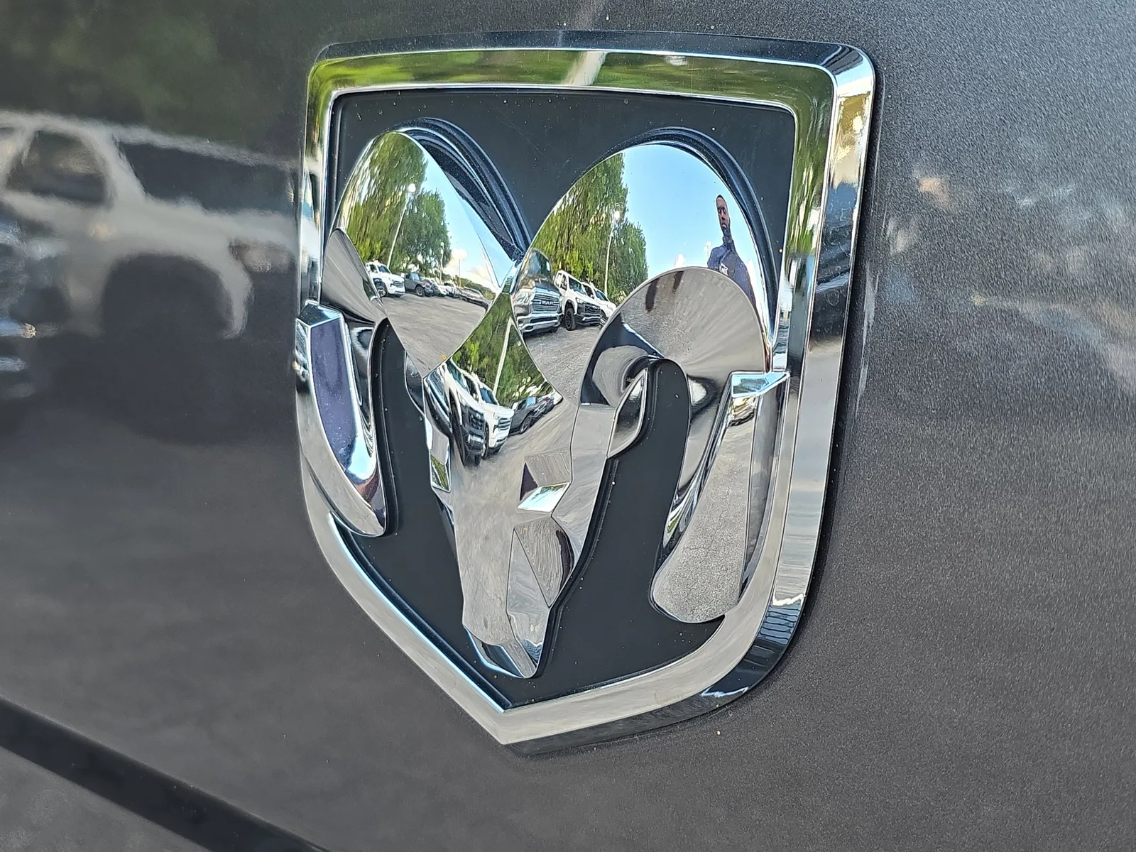 2024 RAM 1500 Classic SLT photo 9