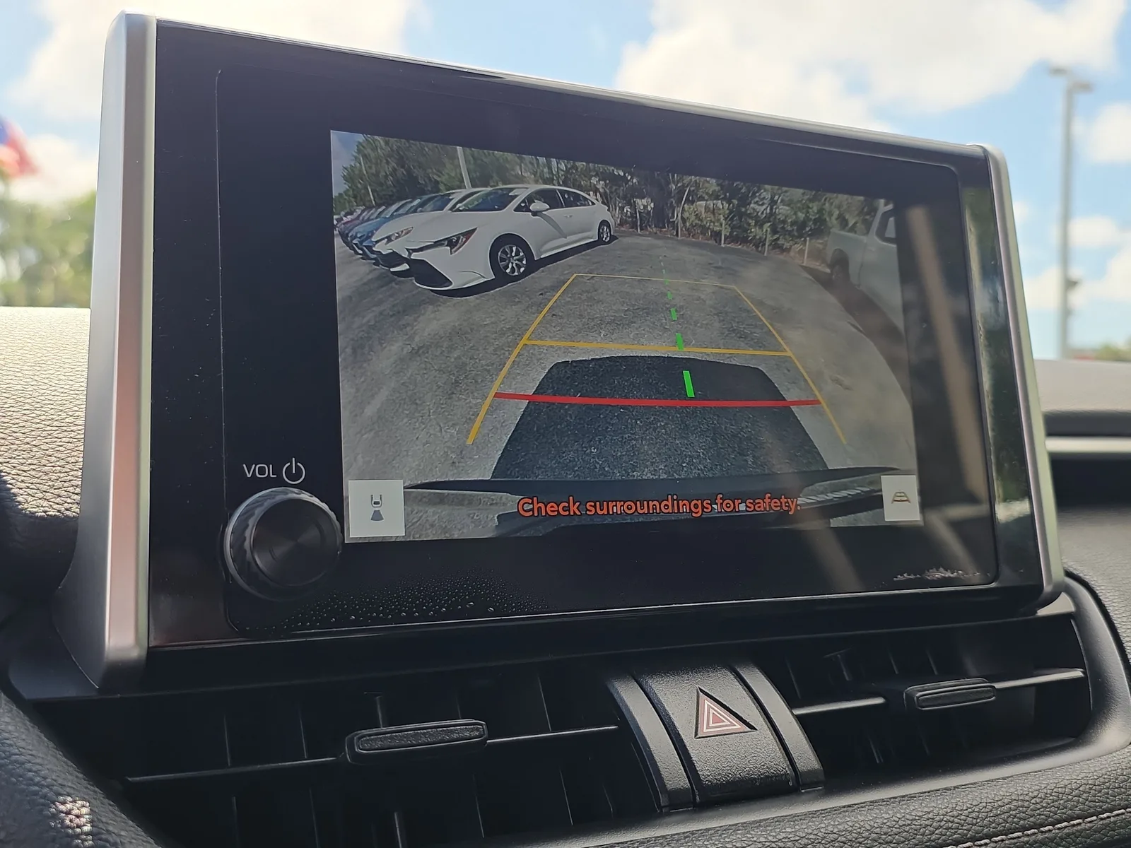 2024 Toyota RAV4 XLE photo 34