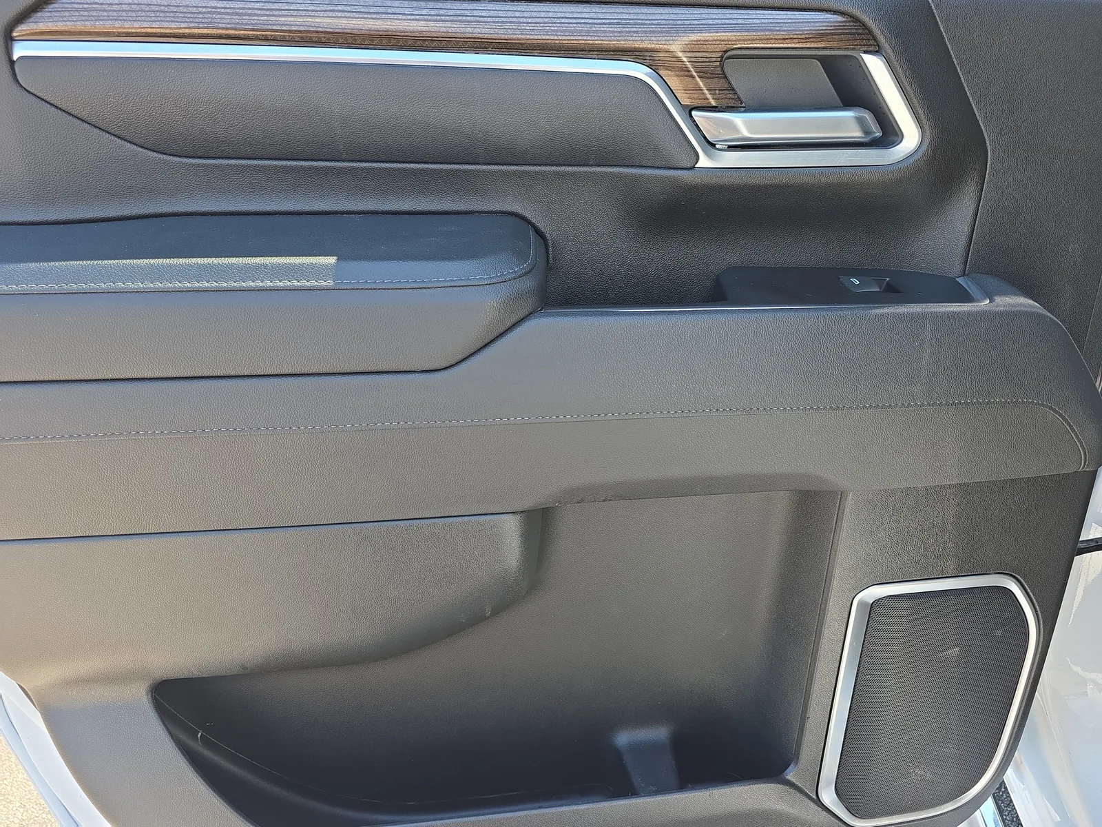 2025 Chevrolet Silverado 2500 HD LT photo 14