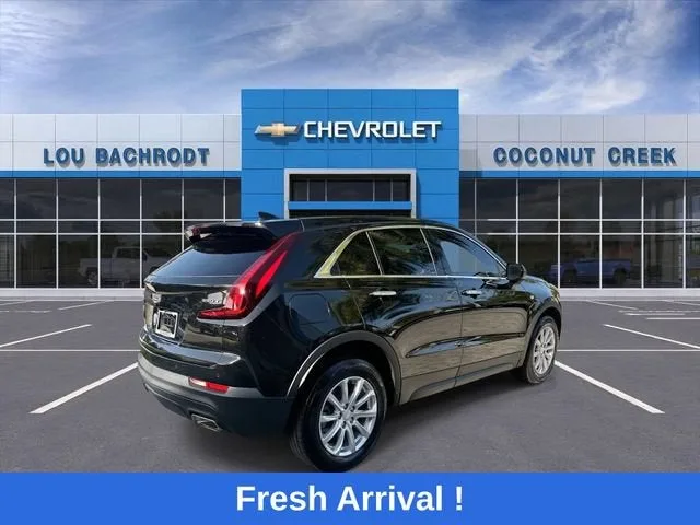 2023 Cadillac XT4 FWD Luxury photo 8