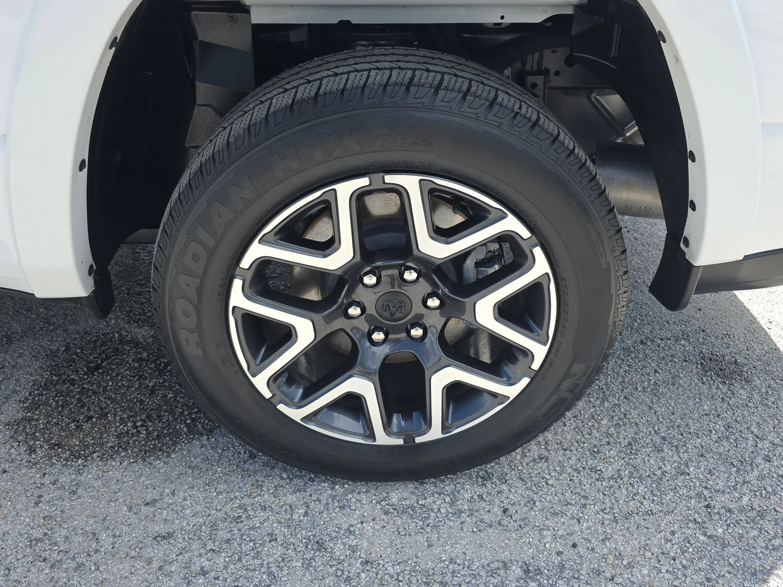 2026 RAM 1500 Laramie photo 13