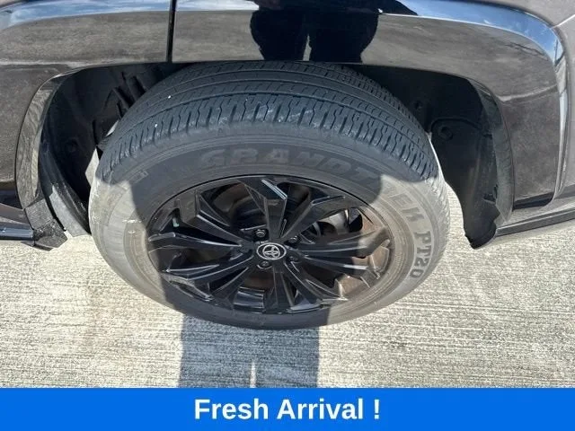 2023 Toyota RAV4 Hybrid XSE photo 18