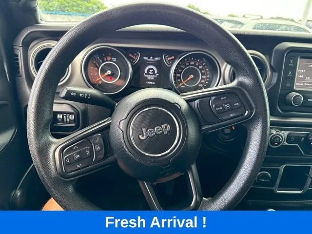 2021 Jeep Gladiator Willys Sport photo 5