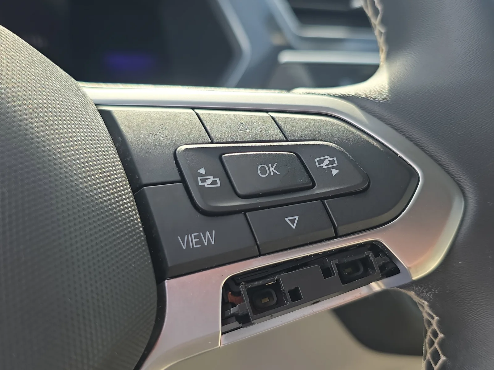 2023 Volkswagen Tiguan SE R-Line Black photo 29