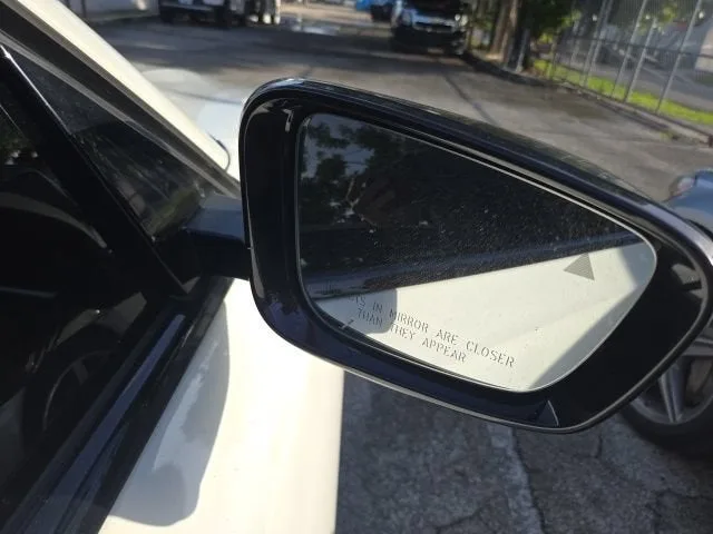 2023 BMW 3 Series 330i photo 21