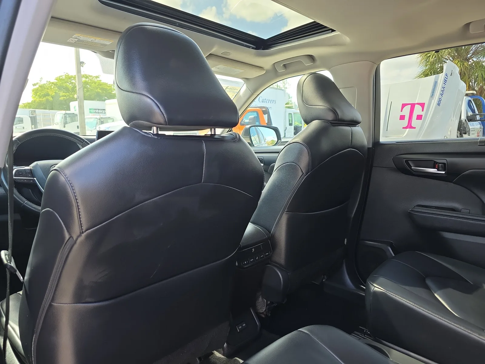 2024 Toyota Highlander LE photo 17