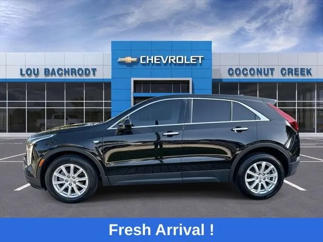 2023 Cadillac XT4 FWD Luxury photo 5