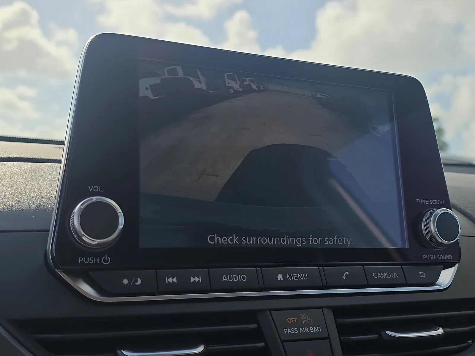 2025 Nissan Altima SR photo 35