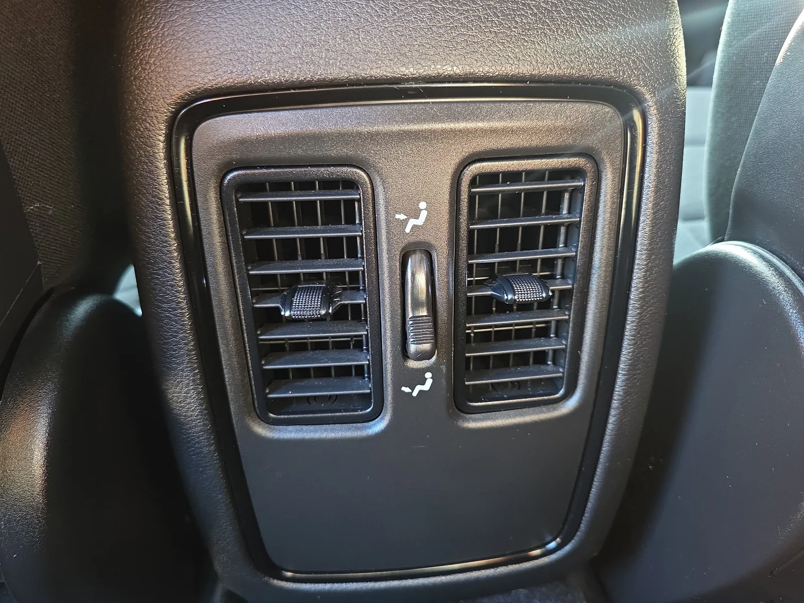2023 Dodge Durango SXT photo 17