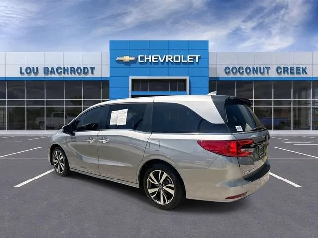 2023 Honda Odyssey Touring photo 6