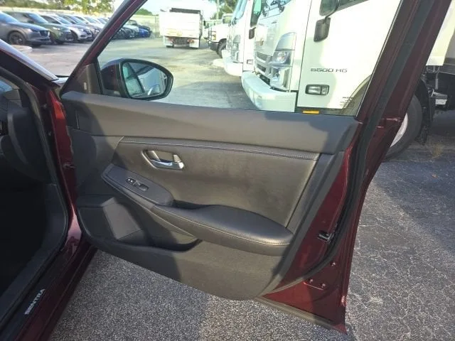 2020 Nissan Sentra SV photo 10