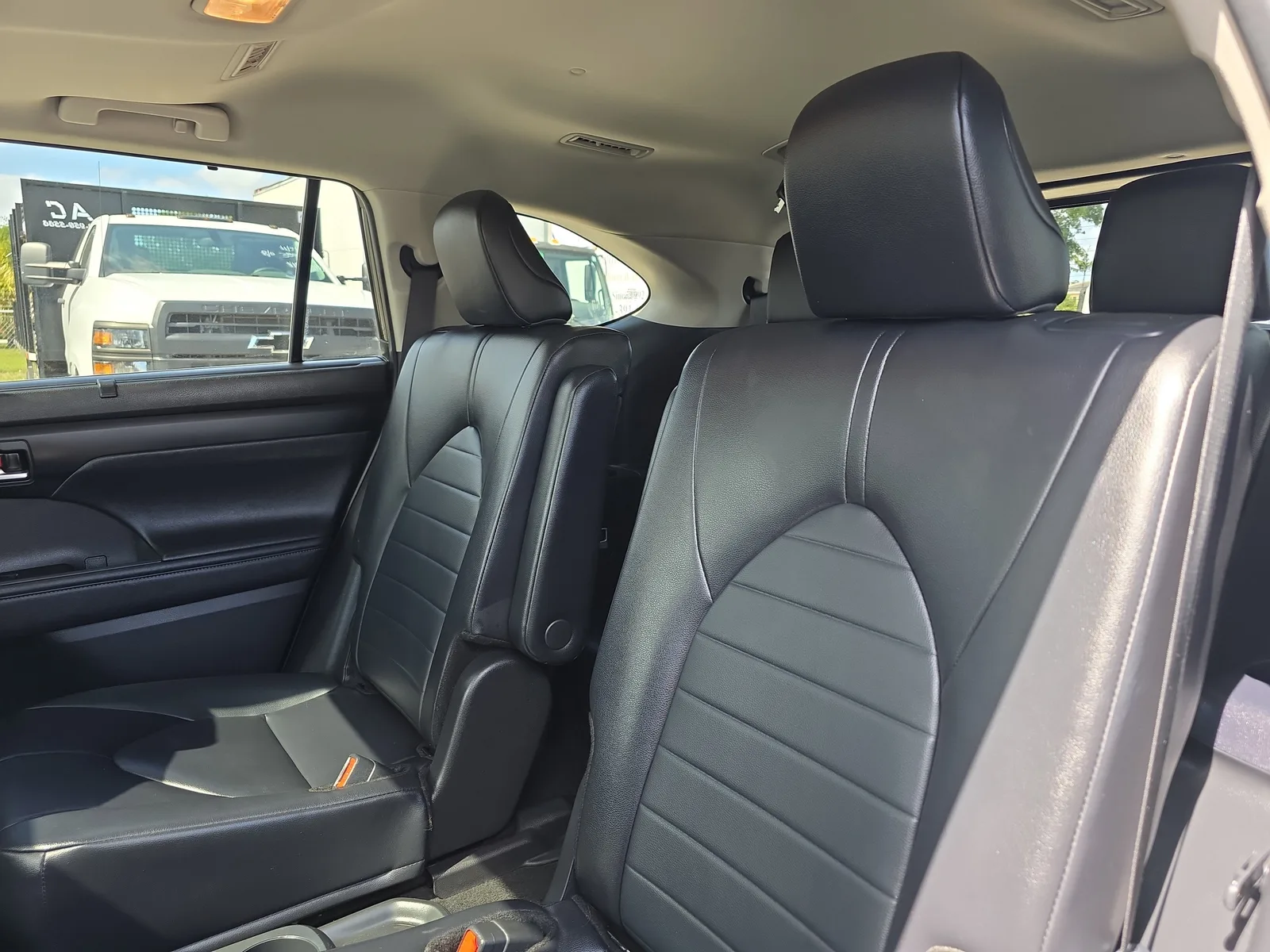 2024 Toyota Highlander LE photo 15