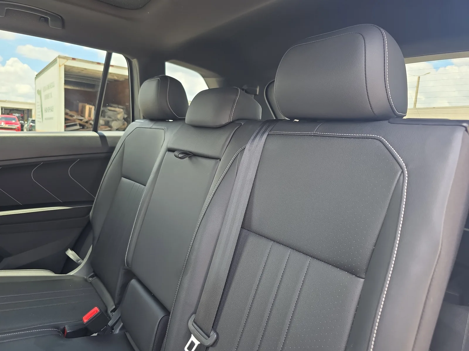 2023 Volkswagen Tiguan SE R-Line Black photo 16