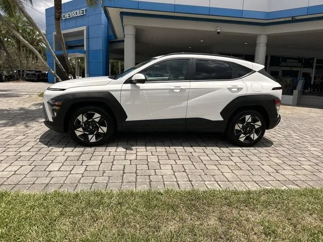 2025 Hyundai Kona SEL photo 32