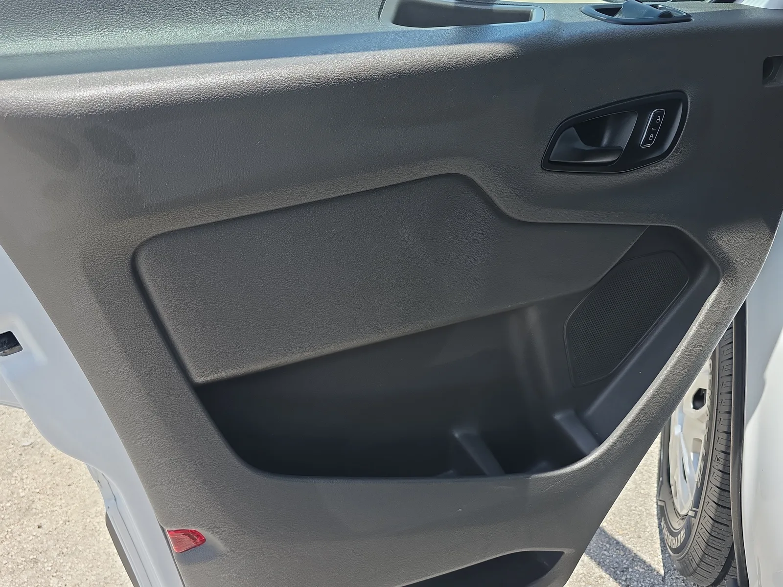 2024 Ford Transit Passenger Wagon XL photo 20
