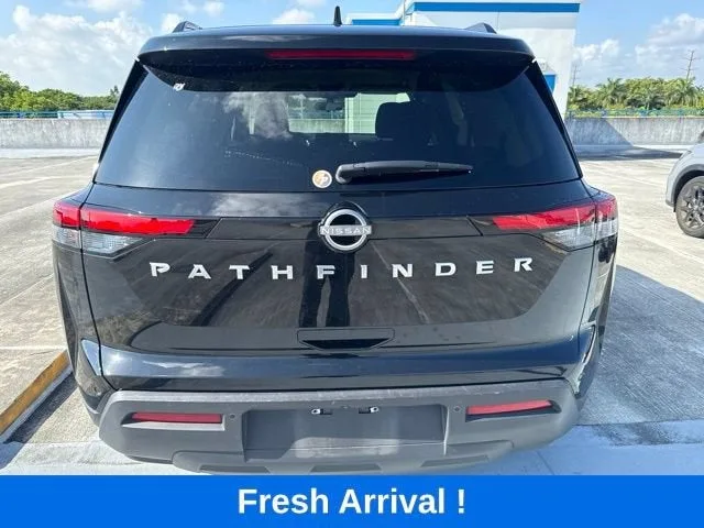 2025 Nissan Pathfinder SV photo 17