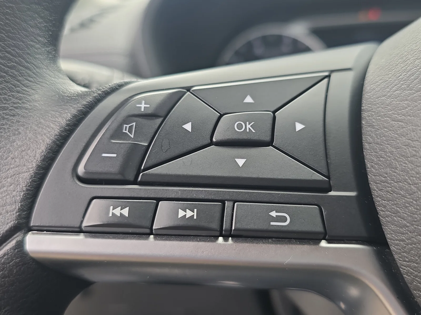 2025 Nissan Sentra SV photo 27