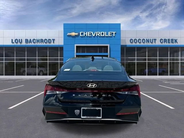 2025 Hyundai Elantra SEL Convenience photo 7