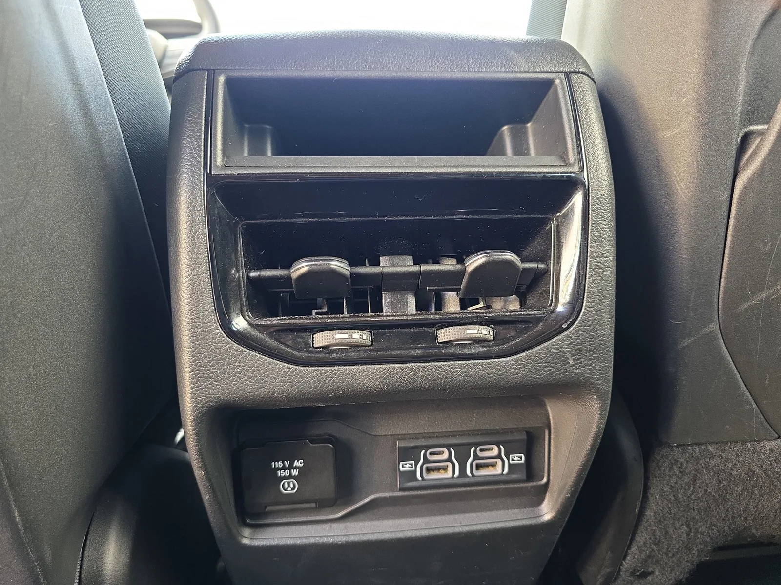 2024 Jeep Grand Cherokee Altitude photo 17