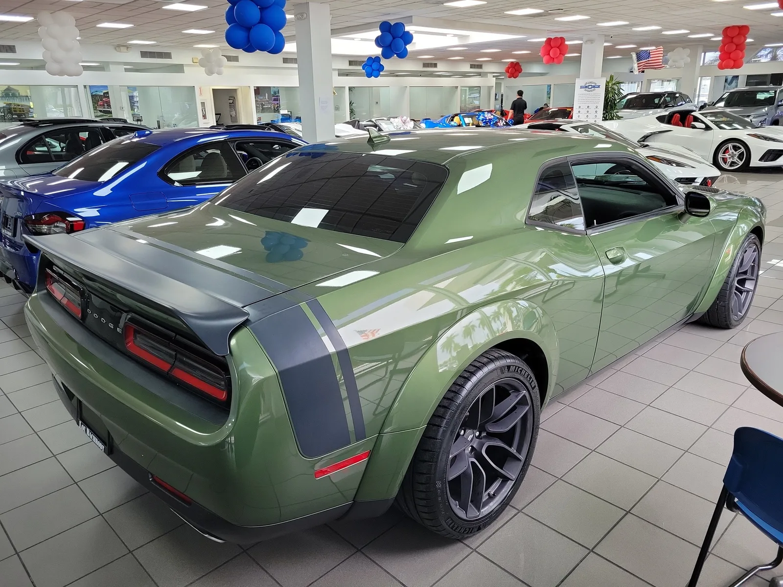 2019 Dodge Challenger R/T Scat Pack Widebody photo 2