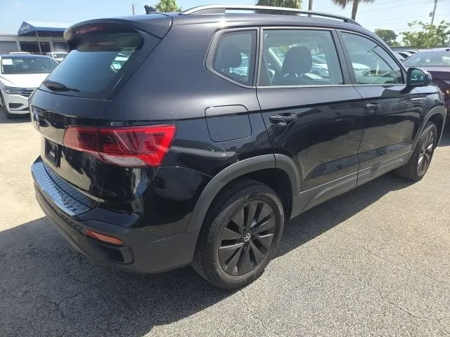 2023 Volkswagen Taos S photo 3