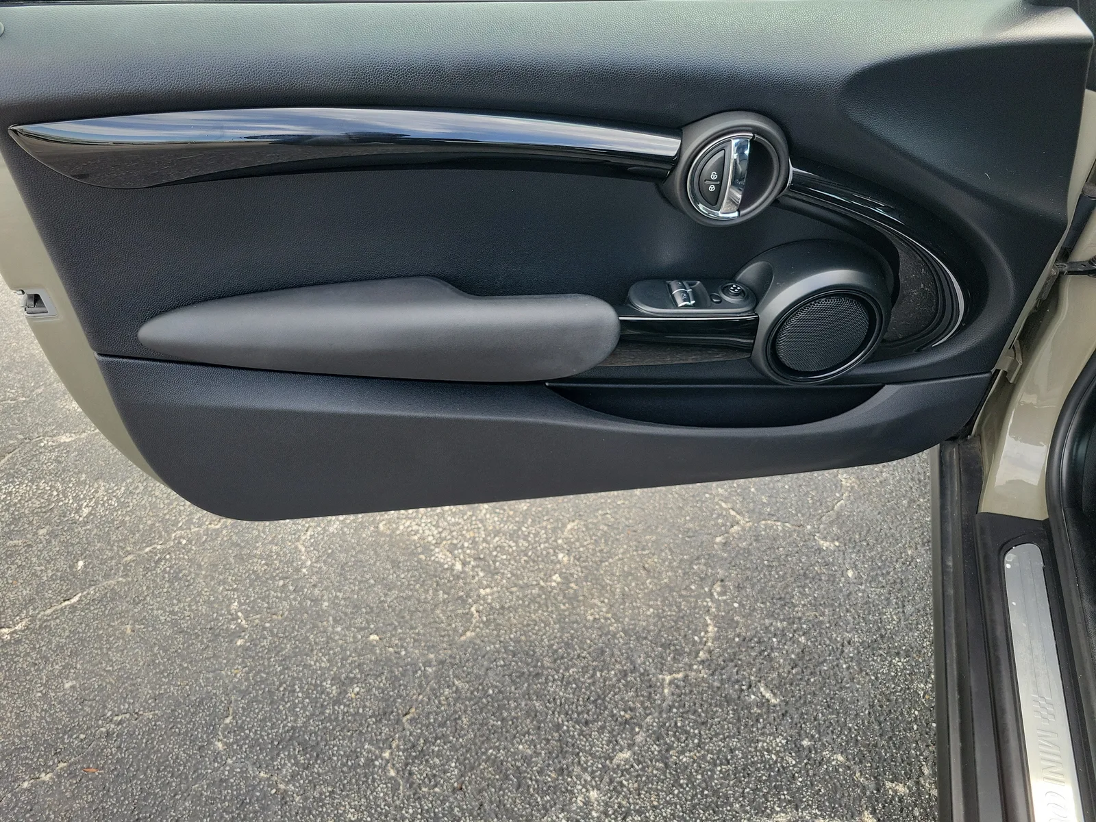 2019 MINI Hardtop 2 Door Cooper S photo 20