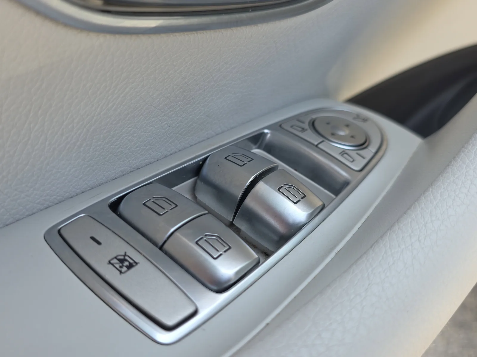 2023 Mercedes-Benz E-Class E 450 photo 23