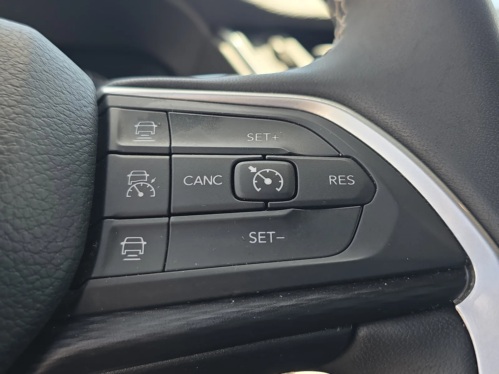 2024 Jeep Grand Cherokee Altitude photo 31