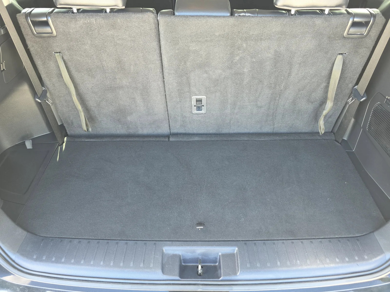 2024 Toyota Highlander LE photo 12