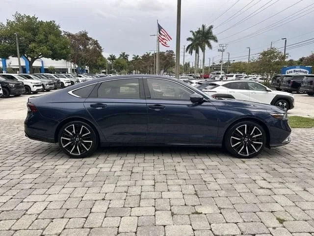 2023 Honda Accord Hybrid Touring photo 14