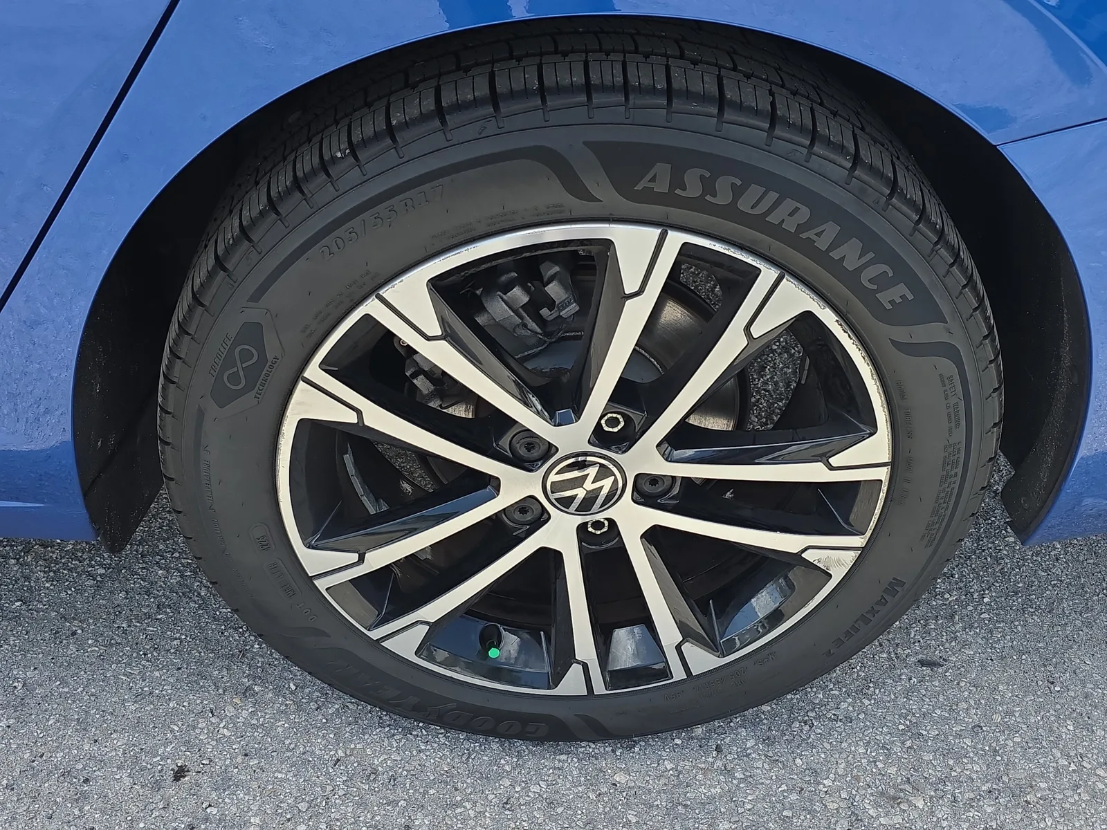 2024 Volkswagen Jetta Sport photo 12