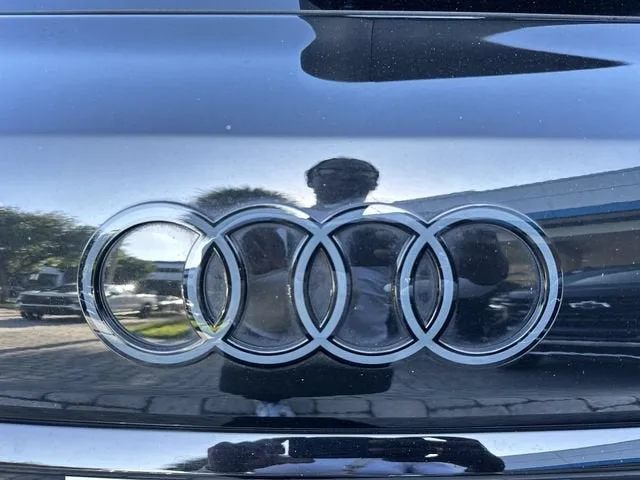 2025 Audi Q7 Prestige photo 10