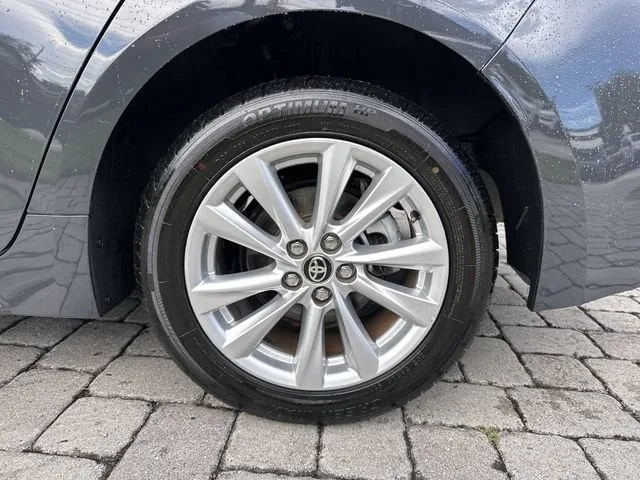 2023 Toyota Corolla LE photo 11