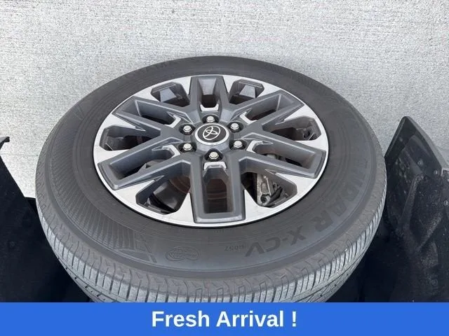 2022 Toyota Tundra 4WD Limited photo 20