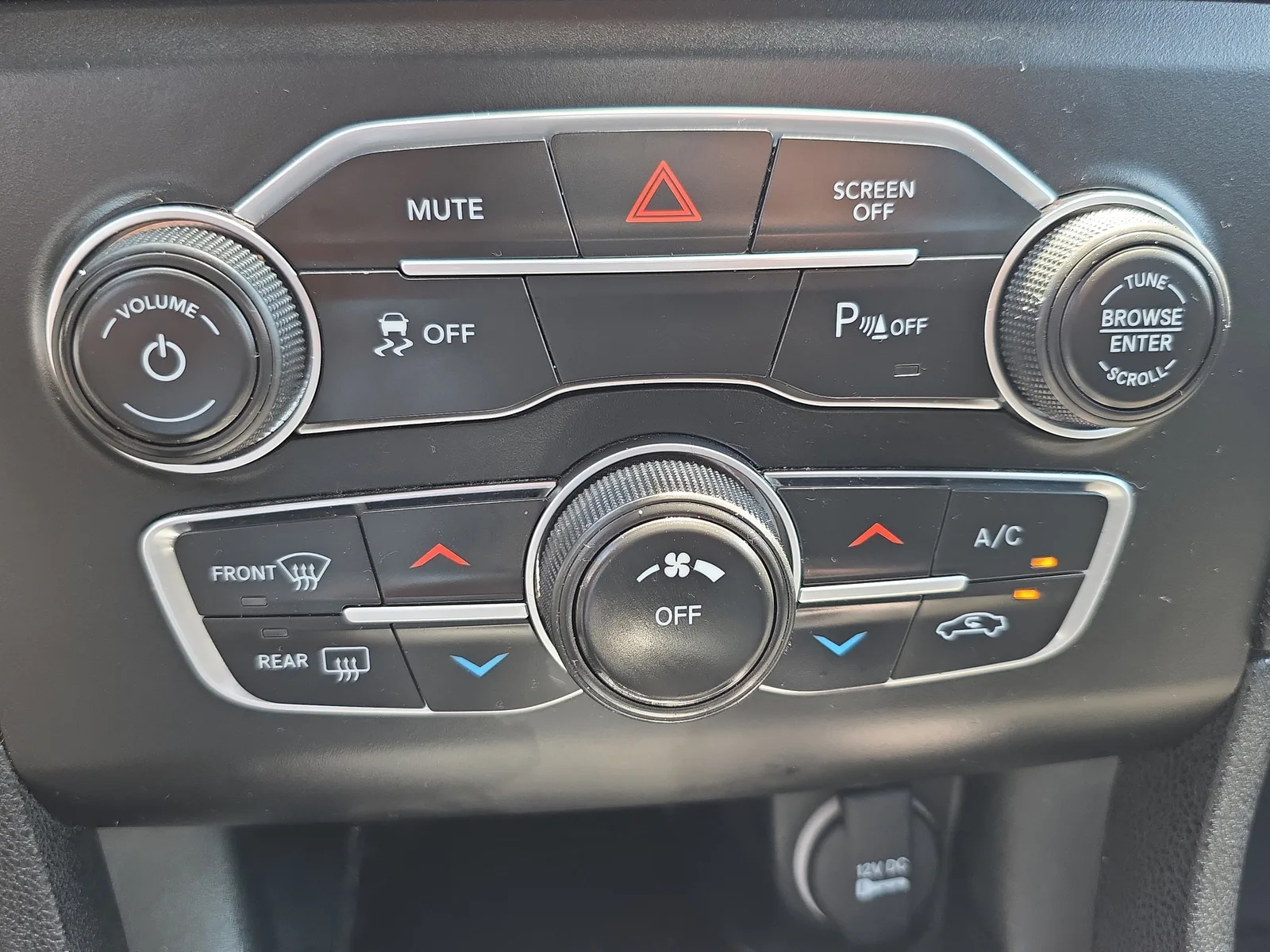 2023 Dodge Charger SXT photo 31
