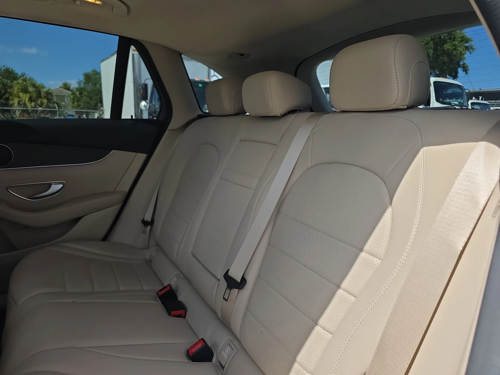 2022 Mercedes-Benz GLC GLC 300 photo 17