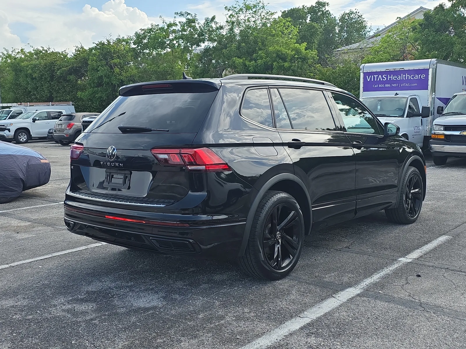 2023 Volkswagen Tiguan SE R-Line Black photo 7
