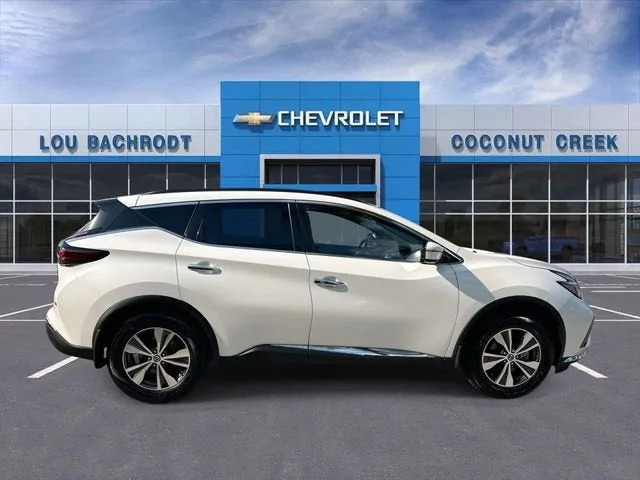 2022 Nissan Murano SV photo 9