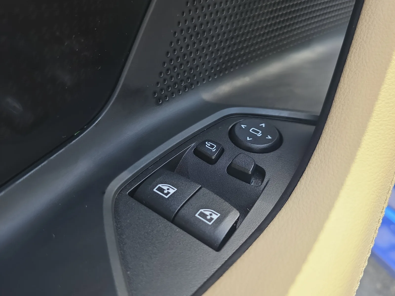2025 BMW 2 Series 230i photo 20